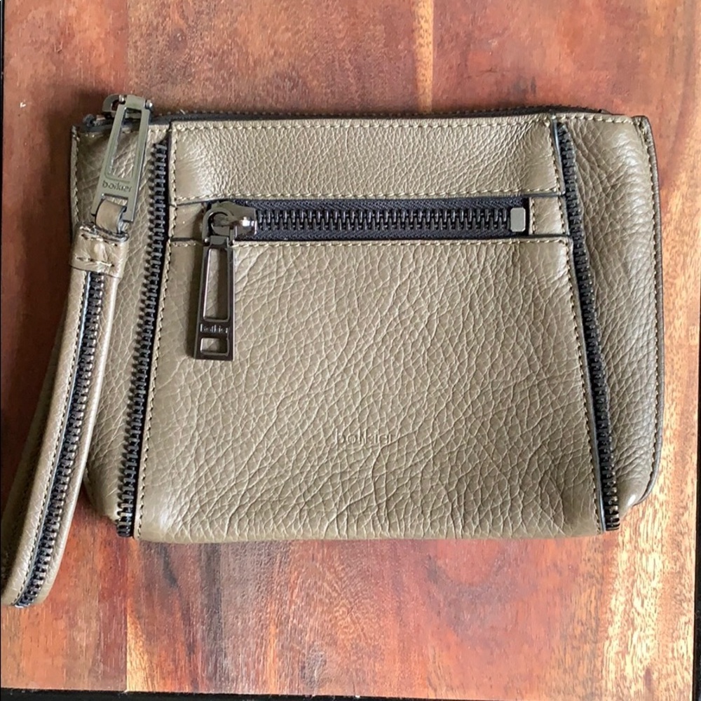 Botkier wristlet in olive